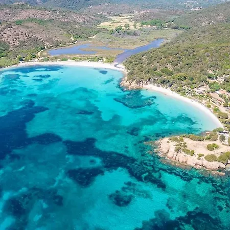 De Furnellu Location Pieds Dans L'eau Hébergement de vacances *
